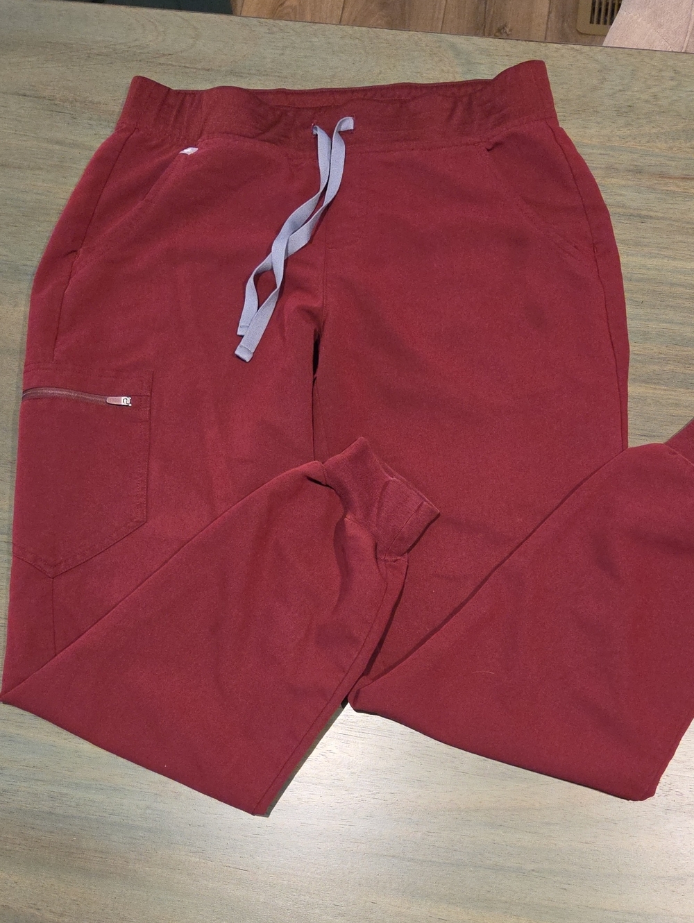 FIGS Technical Collection Zamora Jogger Burgundy Size Medium